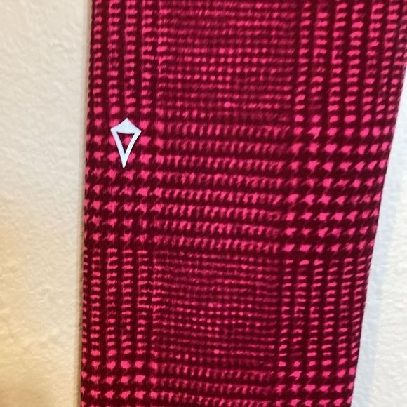 ivivva by Lululemon Girls Size 12 Rhythmic Tights Full Length Leggings Plaid - Picture 6 of 14